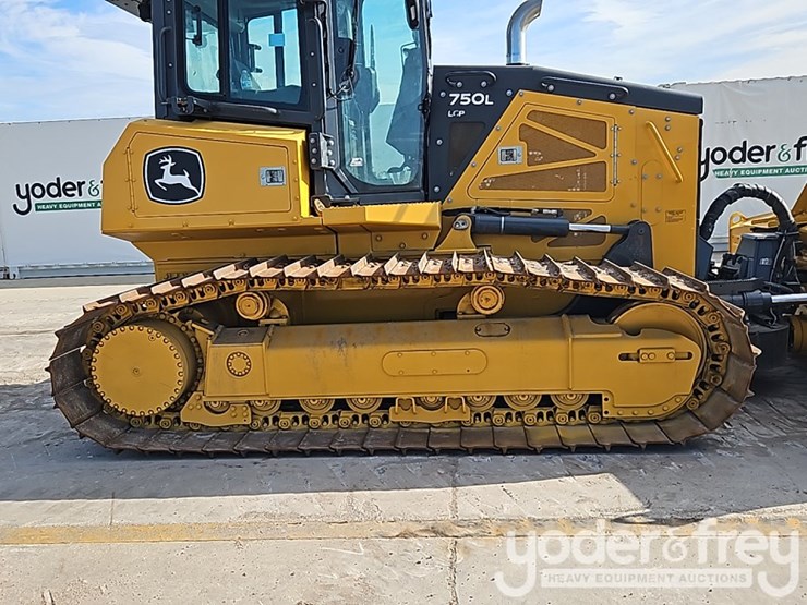2022-deere-750l-image-10