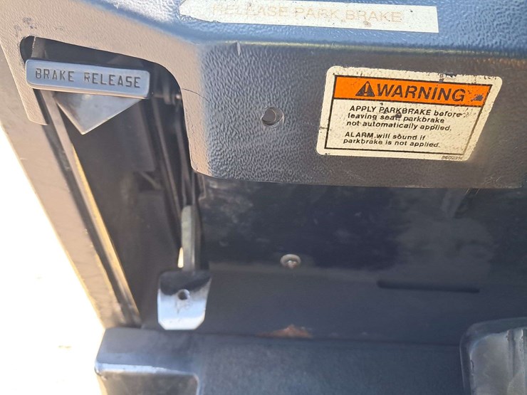 yale-electric-36v-forklift-image-12