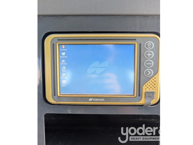 2022-deere-750l-image-40