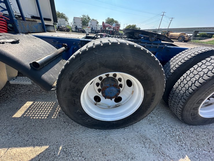 2017-international-prostar-image-9