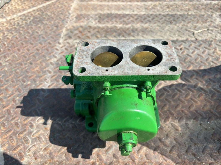 john-deere-720/730-carburetor-image-2