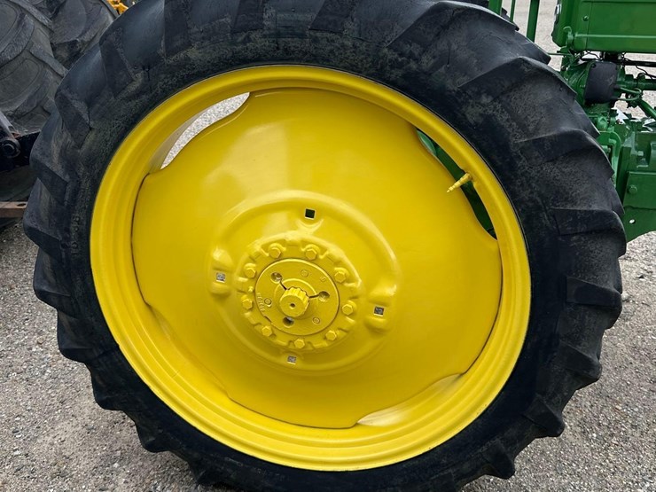 john-deere-b-image-8