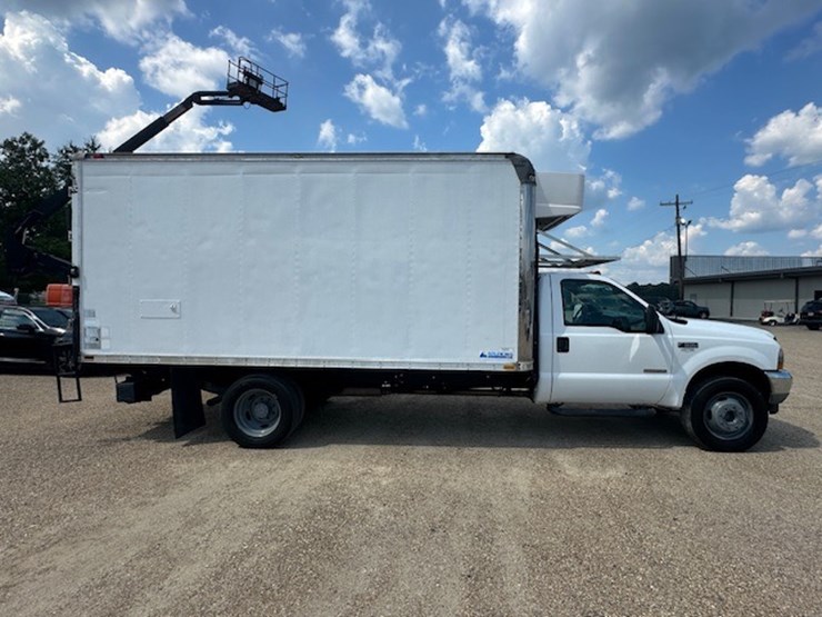 2003-ford-f550-image-7