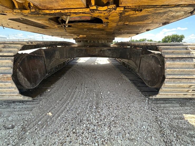 2008-caterpillar-320d-image-13