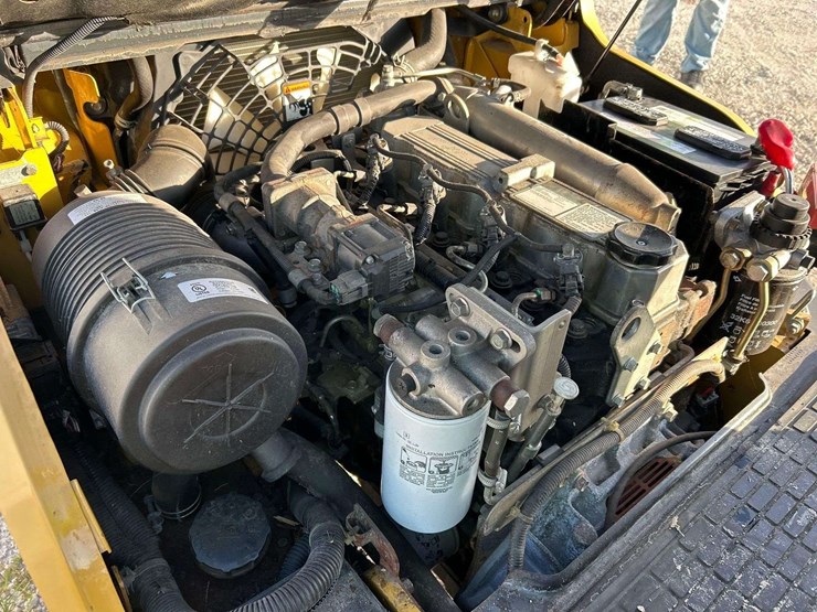 2019-caterpillar-dp35n-7,000lb-diesel-forklift-image-6