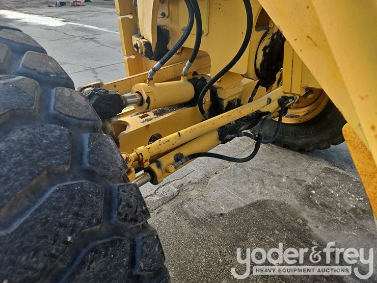 2005-volvo-g930-image-16