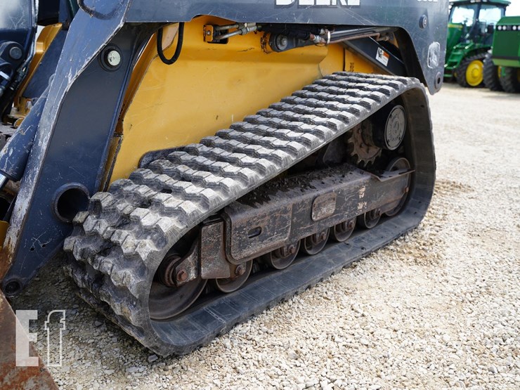 2015-deere-333e-image-10
