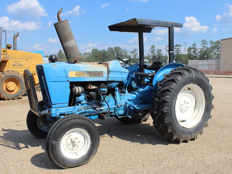 ford-tractor-image-1