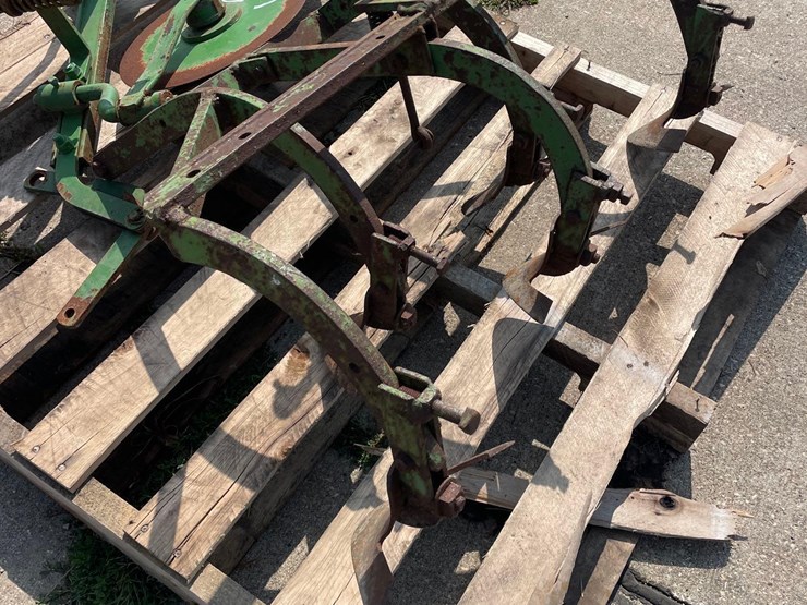 john-deere-plow-&-30”-cultivator-image-2