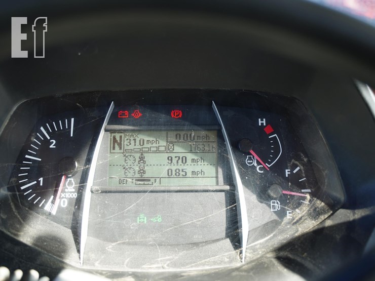 2018-kubota-m7-151-image-40