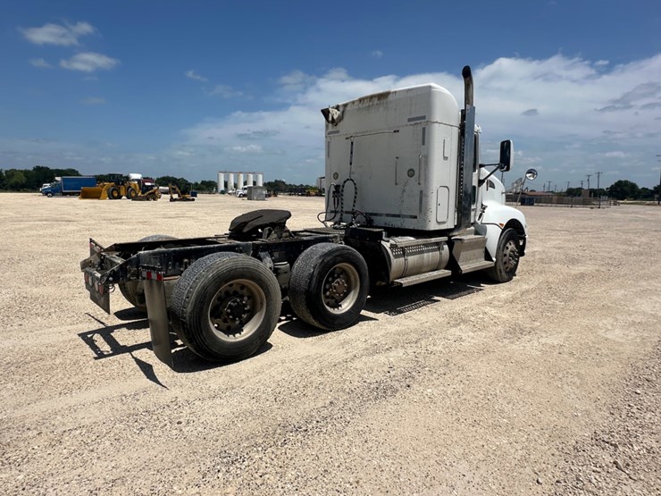 2016-kenworth-t660-image-5