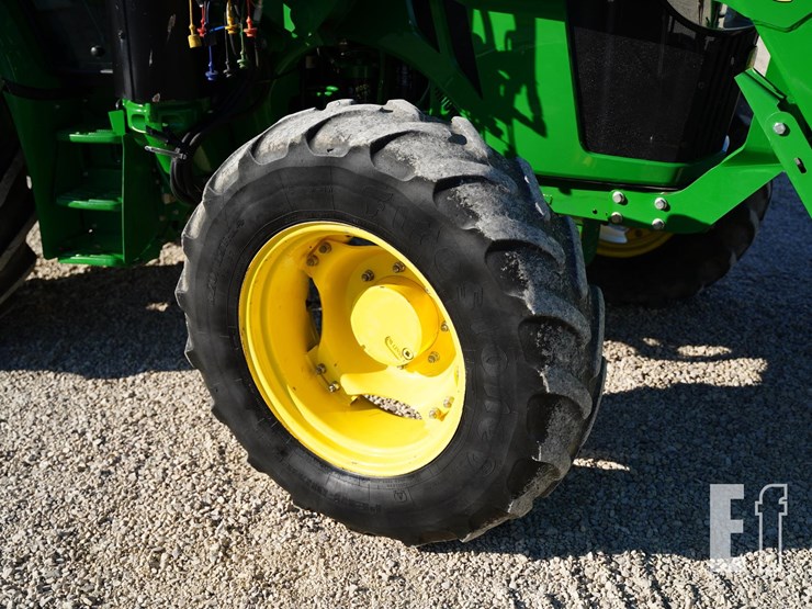 2017-john-deere-5090r-image-21