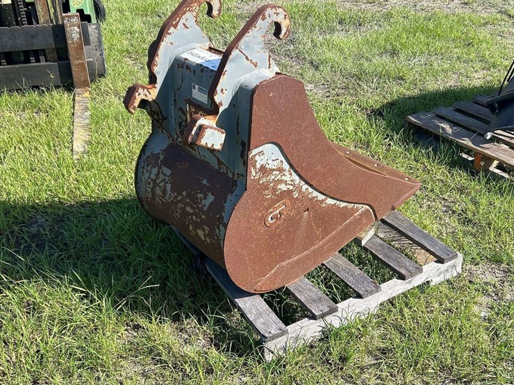 2020-gp-equipment-24in-excavator-bucket-image-3