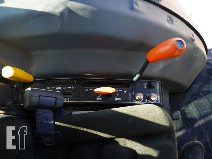 2014-massey-ferguson-1758-image-42