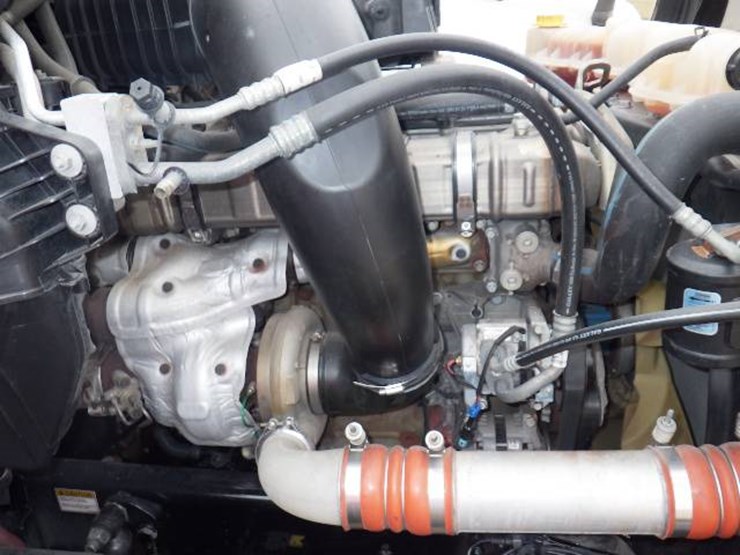 2021-freightliner-cascadia-126-image-16