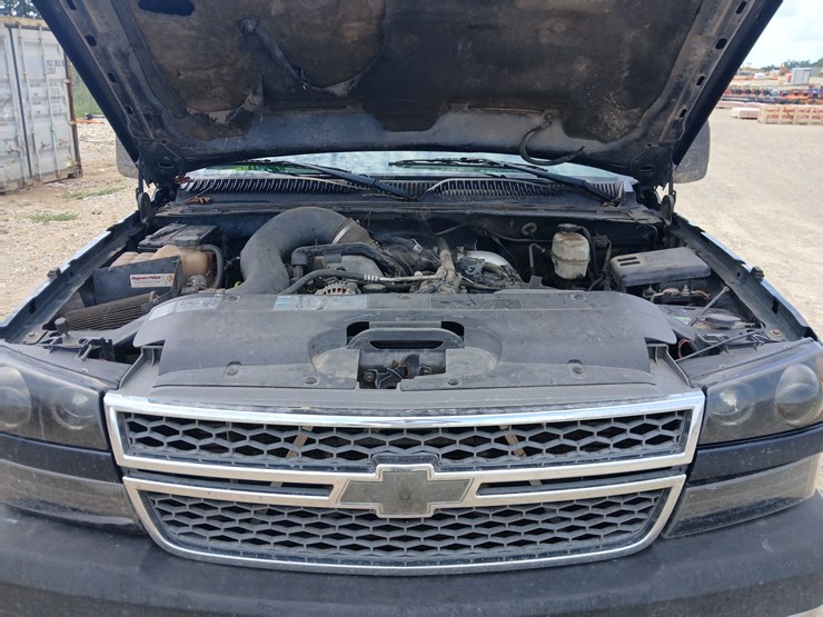 2005-chevrolet-silverado-image-17