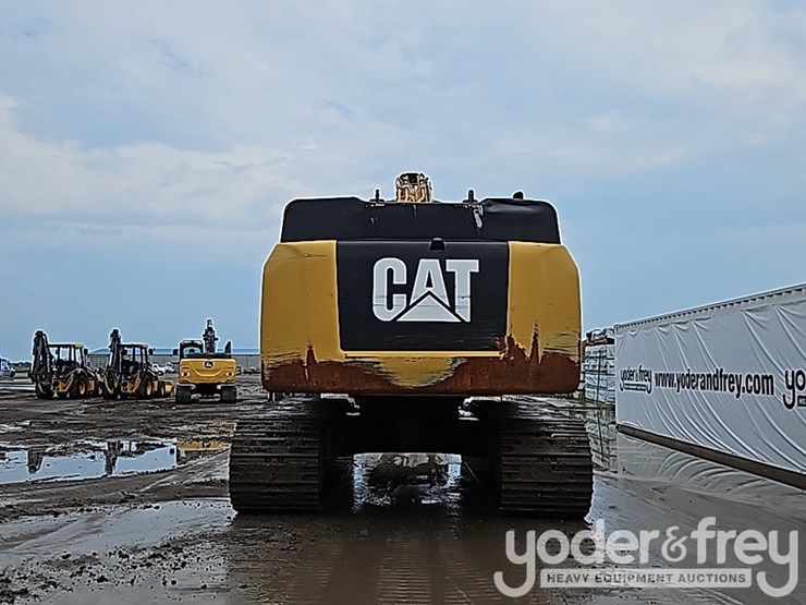 2021-caterpillar-349-image-4