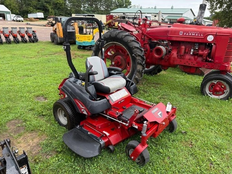 ferris-is700z-zero-turn-lawn-mower-image-1
