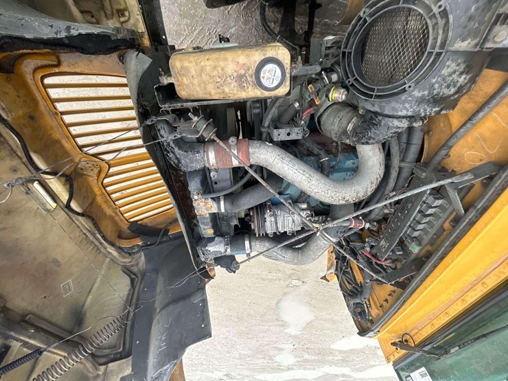 2004-ic-corporation-3000ic-school-bus-image-10