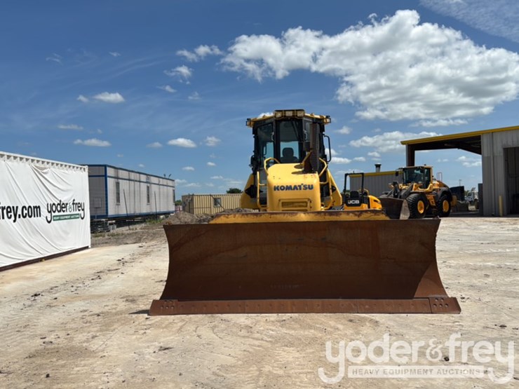 2016-komatsu-d61px-24-image-8