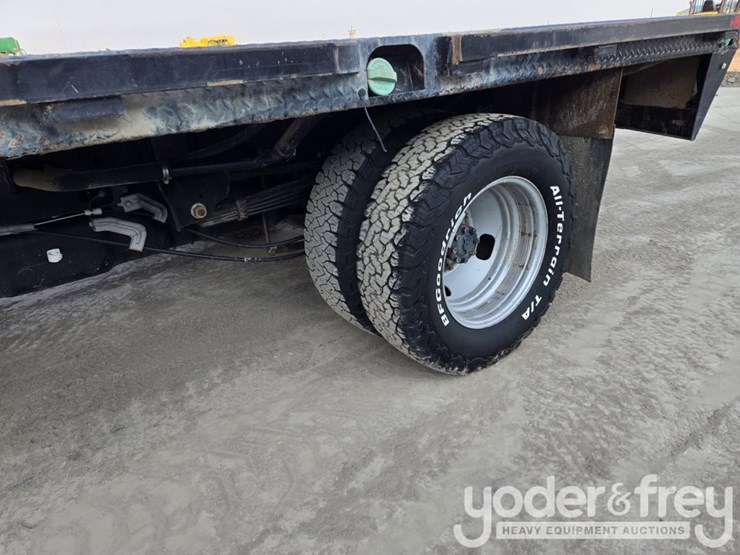 2022-ford-f350-xl-image-13