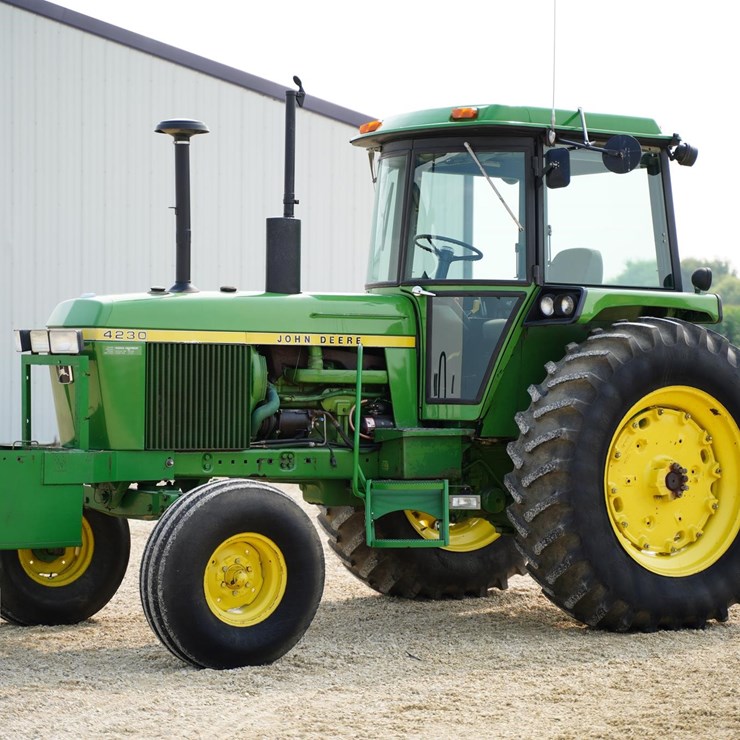 1976 JOHN DEERE 4230