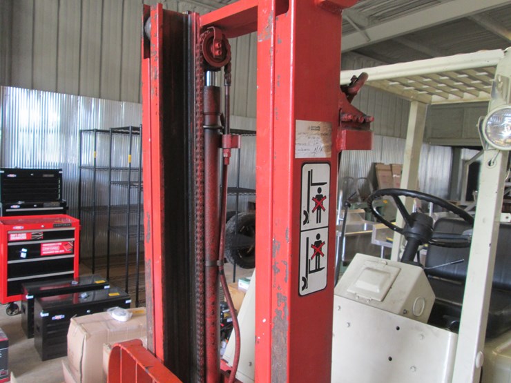 #12-•-#26939-•-nissan-14-3000lb-pneumatic-tire-forklift-nf01m14-image-15