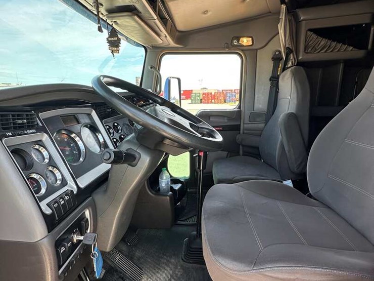 2014-kenworth-t660-image-9