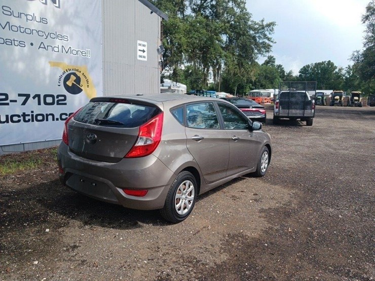 2014-hyundai-accent-runs/moves-gs-image-8