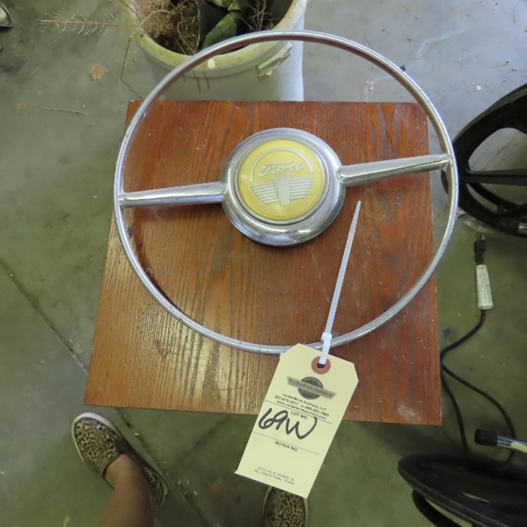 1940's Ford Horn ring Group