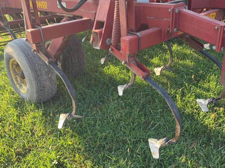 sunflower-6432-36ft-finishing-tool,-beater-bar,-5-bar-harrow,-used-this-spring-image-19