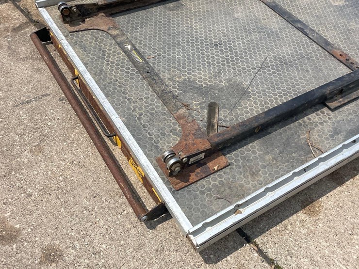 pickup-bed-slide-for-8ft-pickup-box-image-5