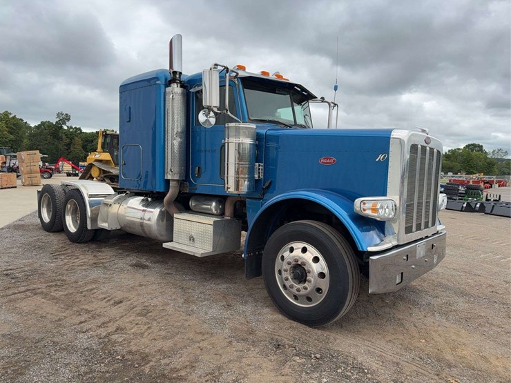 2008-peterbilt-388-image-2