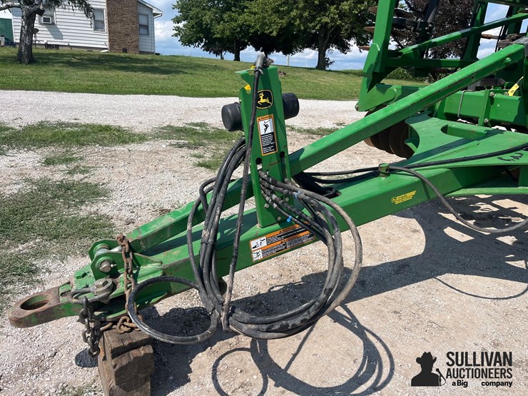 john-deere-2310-image-8