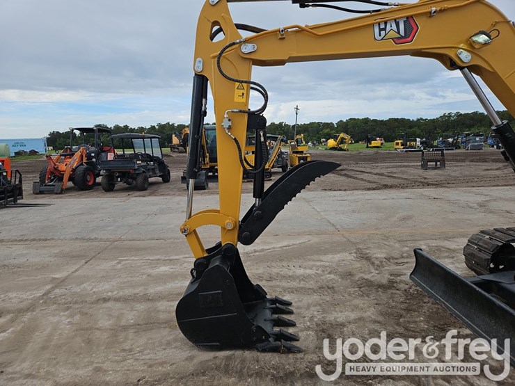 2021-caterpillar-305.5-image-17