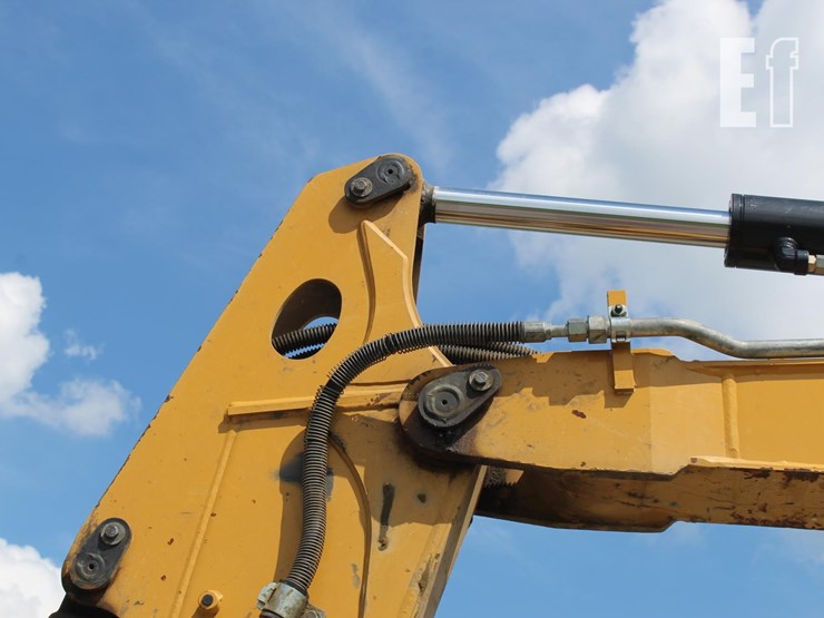 caterpillar-305.5e2-cr-image-12