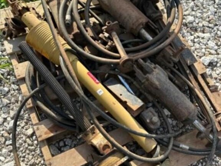 3-hydraulic-rams/parts,-4---pto-shafts-image-1