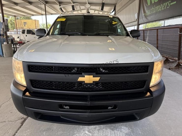 2012-chevrolet-silverado-1500-image-3