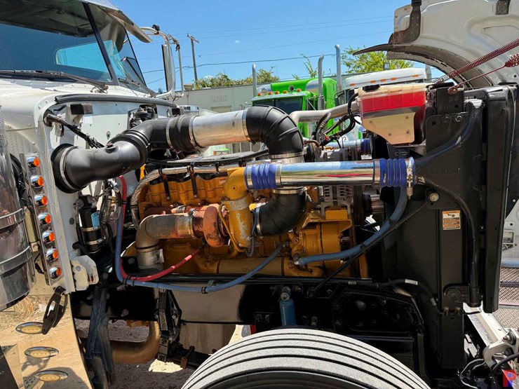 2014-peterbilt-389-image-9