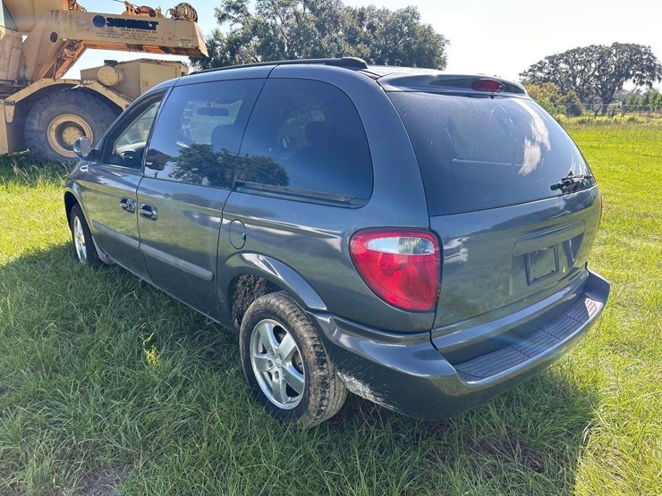 2005-dodge-caravan-image-4