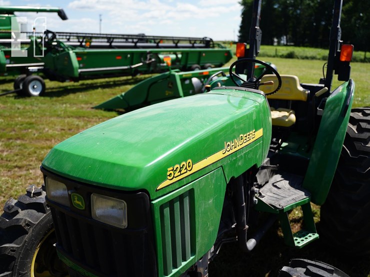 2004-john-deere-5220-image-11