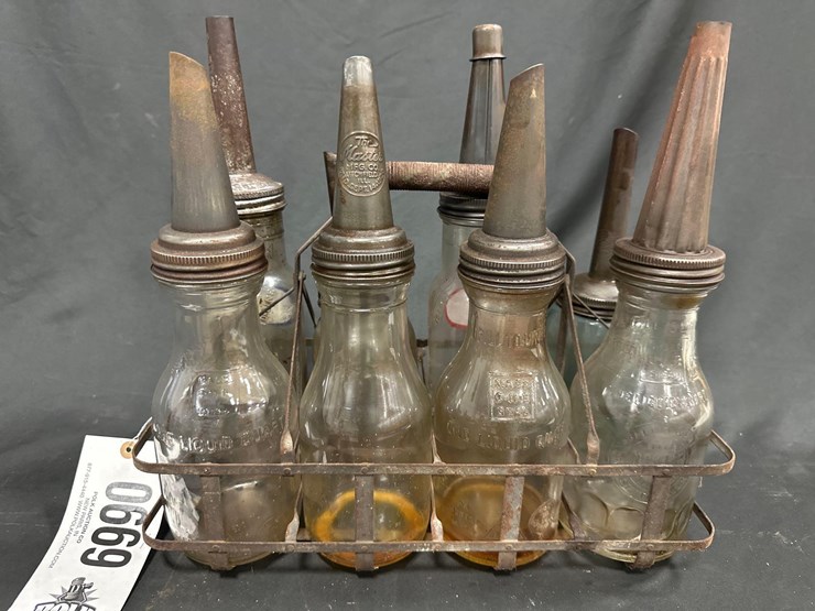 669---(8)-quart-glass-oil-bottles-w/-carry-rack-image-3