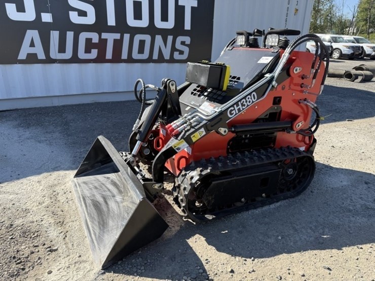 2025-aboss-gh380-mini-compact-track-loader-image-1