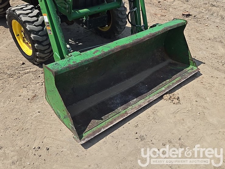 2009-john-deere-3038e-image-10