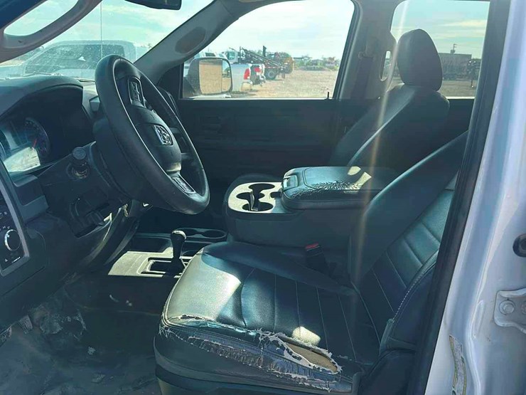 2018-dodge-ram-3500-image-8
