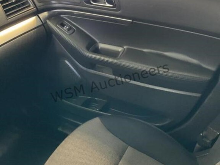 2014-ford-explorer-image-21