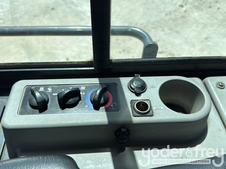 2016-komatsu-d61px-24-image-42