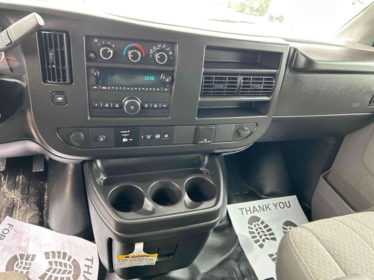 2023-chevrolet-express-2500-image-15