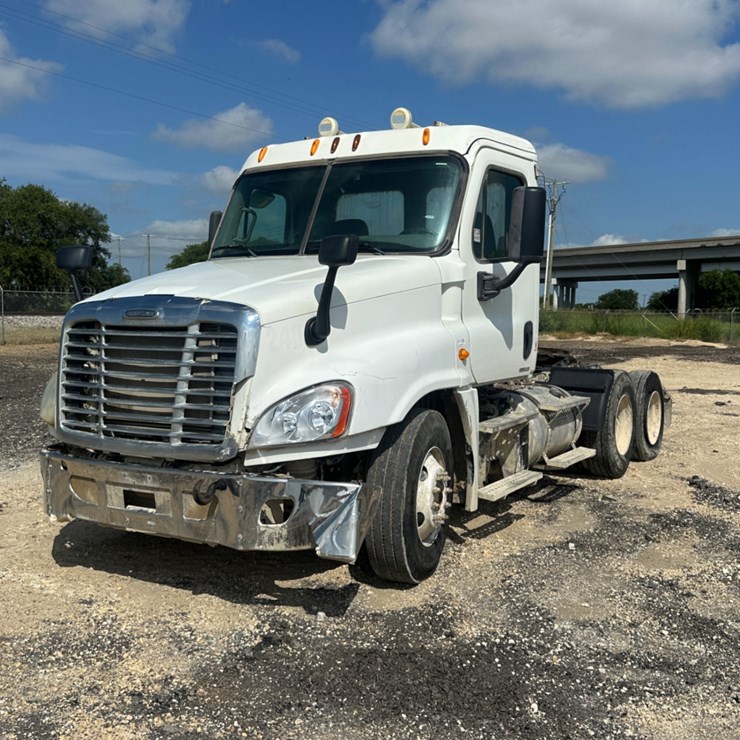 2012 FREIGHTLINER CASCADIA