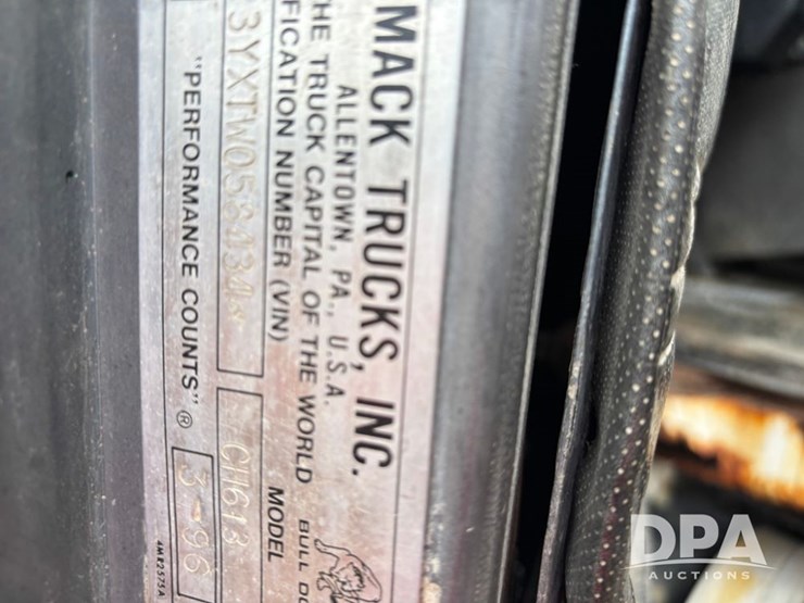 1996-mack-ch613-image-58